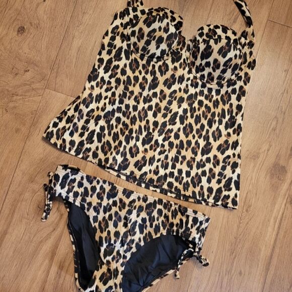 Victoria Secret Leopard Print Taniki Swimsuit Set Size 36B/M NWOT - Picture 2 of 8